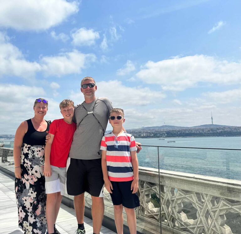 10 Reasons We Love to Travel